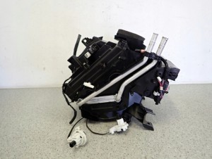 TOYOTA YARIS II 06-11 OBUDOWA NAGRZEWNICY NAGRZEWNICA 6/9 MINIATURA