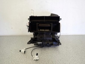 TOYOTA YARIS II 06-11 OBUDOWA NAGRZEWNICY NAGRZEWNICA 7/9 MINIATURA