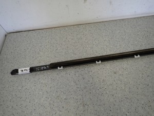 HYUNDAI i40 KOMBI 11-15 LISTWA ZGARNIAJĄCA SZYBY TYLNA LEWA 8/8 MINIATURA