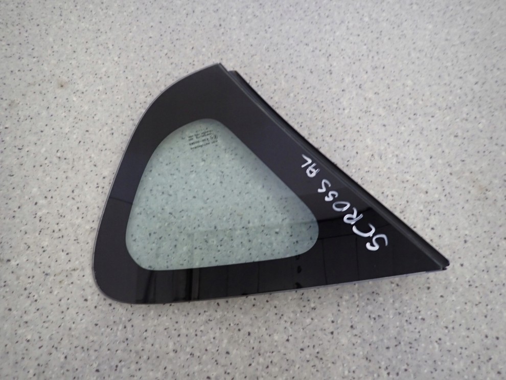 SUZUKI SX4 S-CROSS 13- SZYBA TYLNA LEWA KAROSERYJNA 3/4