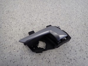 KIA RIO III HB 11-14 KLAMKA WEWNĘTRZNA PRZEDNIA LEWA 3/4 MINIATURA