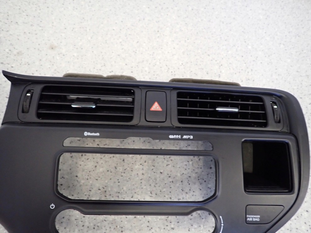 KIA RIO III HB 11-14 KRATKA NAWIEWU ŚRODKOWA 2/7