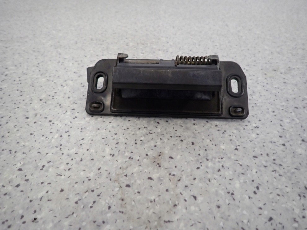 NISSAN ALMERA TINO 00-05 KLAMKA KLAPY BAGAŻNIKA 2/6