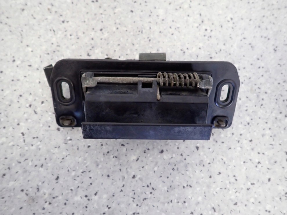 NISSAN ALMERA TINO 00-05 KLAMKA KLAPY BAGAŻNIKA 3/6