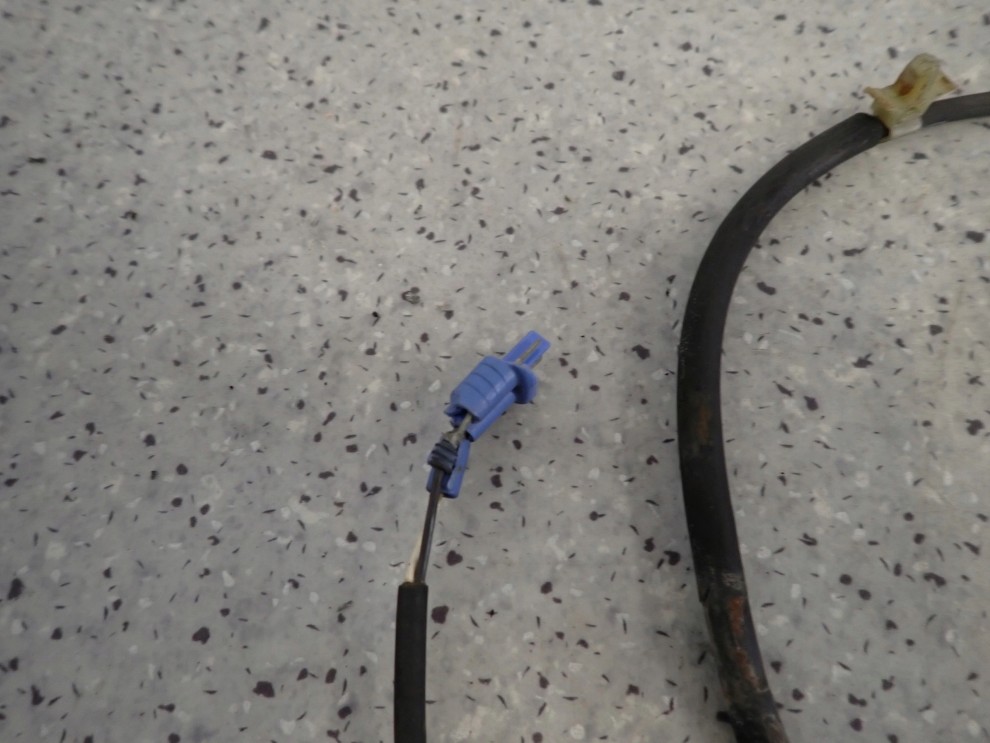 SUZUKI IGNIS 04-08 CZUJNIK ABSU TYLNY LEWY 2WD 5/5