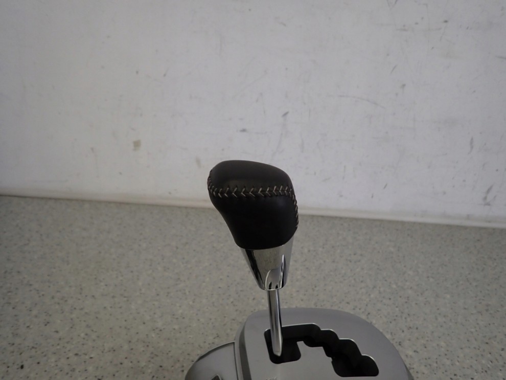 TOYOTA YARIS III AUTOMAT 12-1.33i DŹWIGNIA ZMIANY BIEGÓW AUTOMAT 6/8