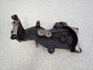 TOYOTA AVENSIS T25 2.0 D4D 02-05 ŁAPA SILNIKA PRAWA 4/6 MINIATURA