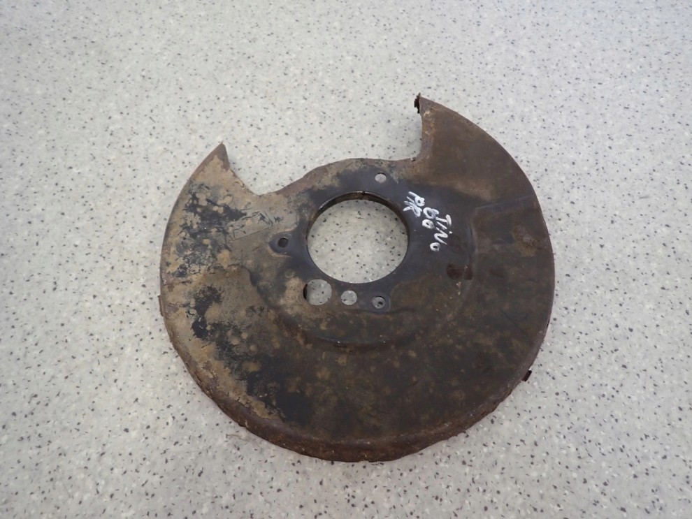 NISSAN ALMERA TINO 00-05 TARCZA KOTWICZNA TYLNA PRAWA 4/5