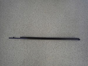 SUZUKI SPLASH 08-14 LISTWA ZGARNIAJĄCA TYLNA LEWA PARAPET 3/7 MINIATURA