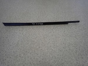 SUZUKI SPLASH 08-14 LISTWA ZGARNIAJĄCA TYLNA LEWA PARAPET 4/7 MINIATURA