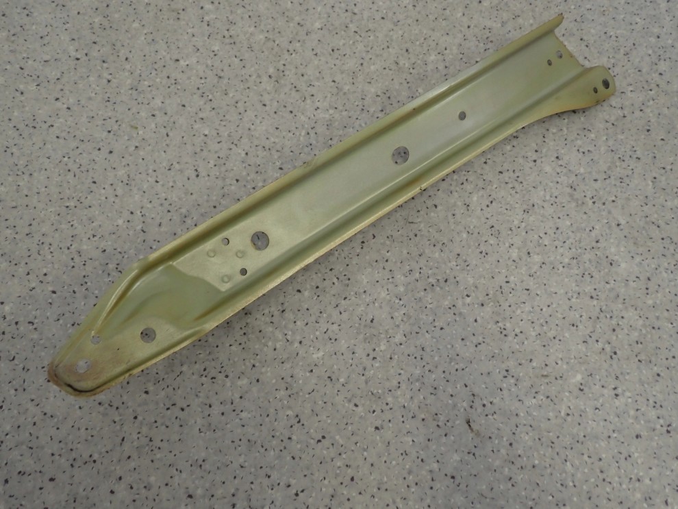 SUZUKI SWIFT MK7 10- WSPORNIK OKULAR PASA PRZEDNIEGO PRAWY 3/3