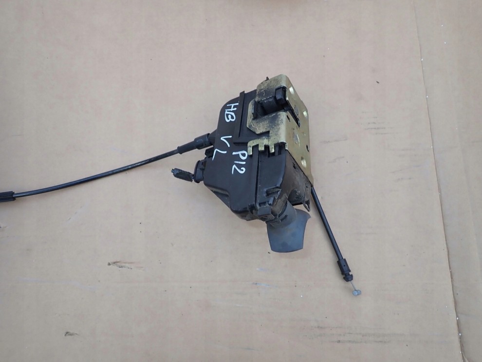 NISSAN PRIMERA P12 ZAMEK DRZWI PRZEDNICH LEWYCH 2/4