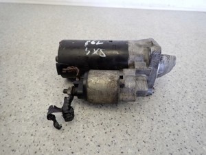 SUZUKI SX4 06-12 1.9 DDIS ROZRUSZNIK SILNIKA 4/6 MINIATURA