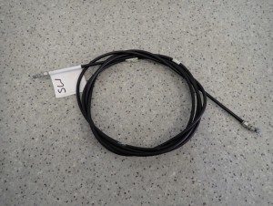 SUZUKI SWIFT MK7 5d 10- LINKA OTWIERANIA KLAPKI WLEWU PALIWA 4/4 MINIATURA