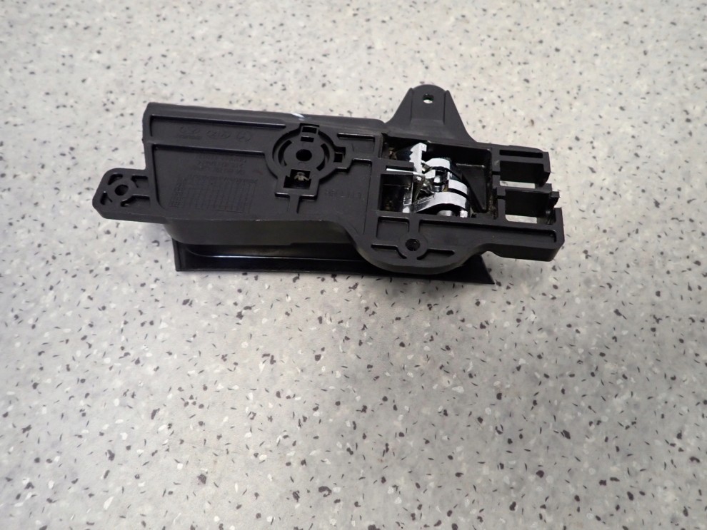 HYUNDAI i30 07-12 KLAMKA DRZWI TYLNA LEWA WEWNĘTRZNA CHROM 6/7