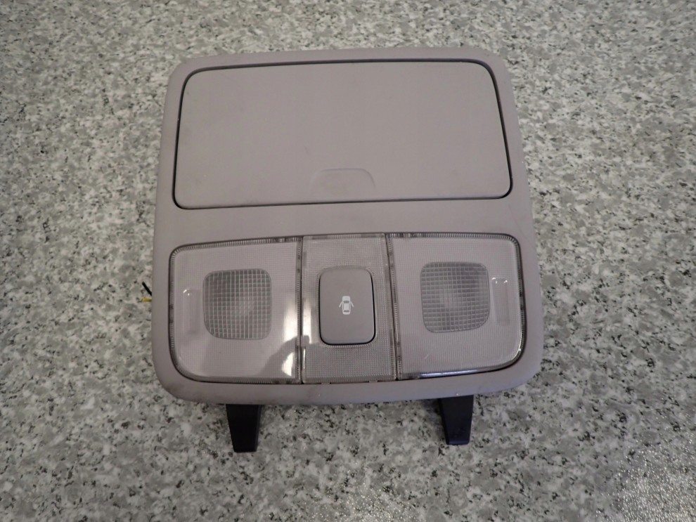 HYUNDAI i30 07-12 LAMPKA KABINY PLAFONIERKA LAMPA SCHOWEK 1/4