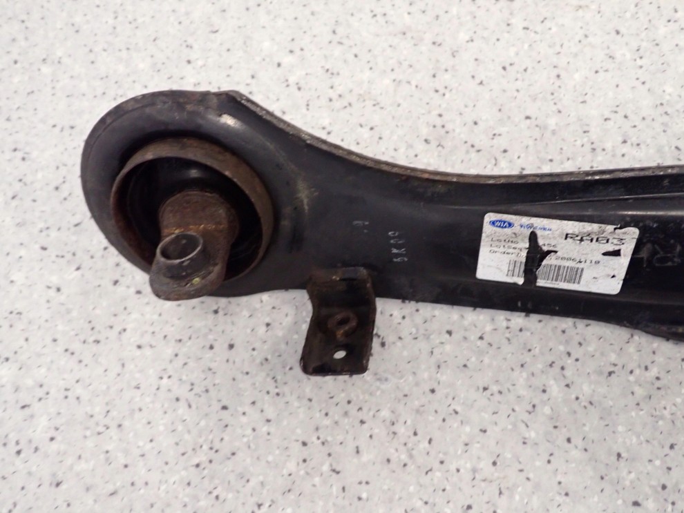 KIA CARENS III 06-11 WAHACZ TYLNY PRAWY 3/5