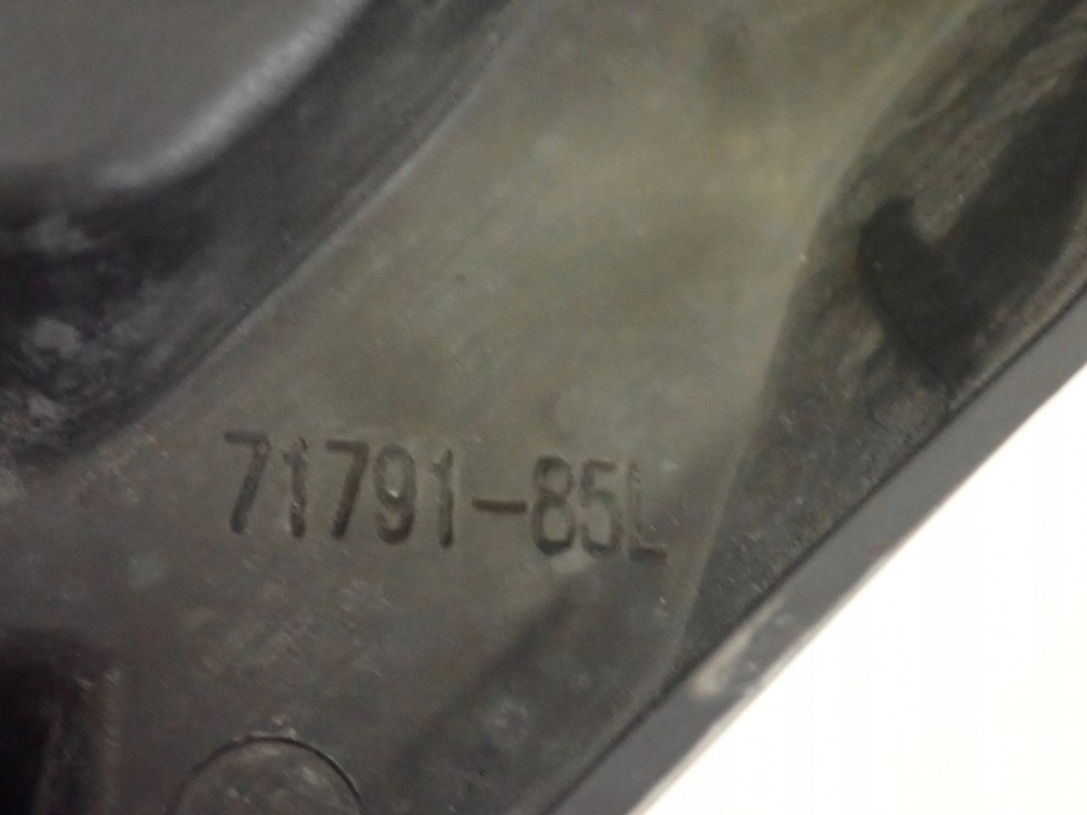 SUZUKI SPLASH LIFT 12-14 WSPORNIK ZAMKA MASKI ATRAPY 5/5