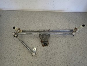 SUZUKI SWIFT 04- MK6 MECHANIZM WYCIERACZEK PRZÓD