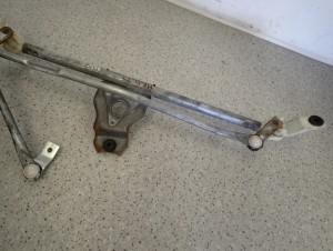 SUZUKI SWIFT 04- MK6 MECHANIZM WYCIERACZEK PRZÓD 3/7 MINIATURA