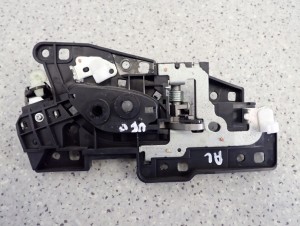 CIVIC VIII UFO 06-11 KLAMKA TYLNA LEWA WEWNĘTRZNA 2/2 MINIATURA