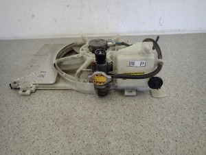 TOYOTA YARIS II 06-11 1.0i 1.3 I WENTYLATOR WODY BEZ KLIMATYZACJI 4/6 MINIATURA