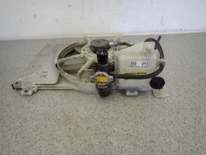 TOYOTA YARIS II 06-11 1.0i 1.3 I WENTYLATOR WODY BEZ KLIMATYZACJI 5/6 MINIATURA