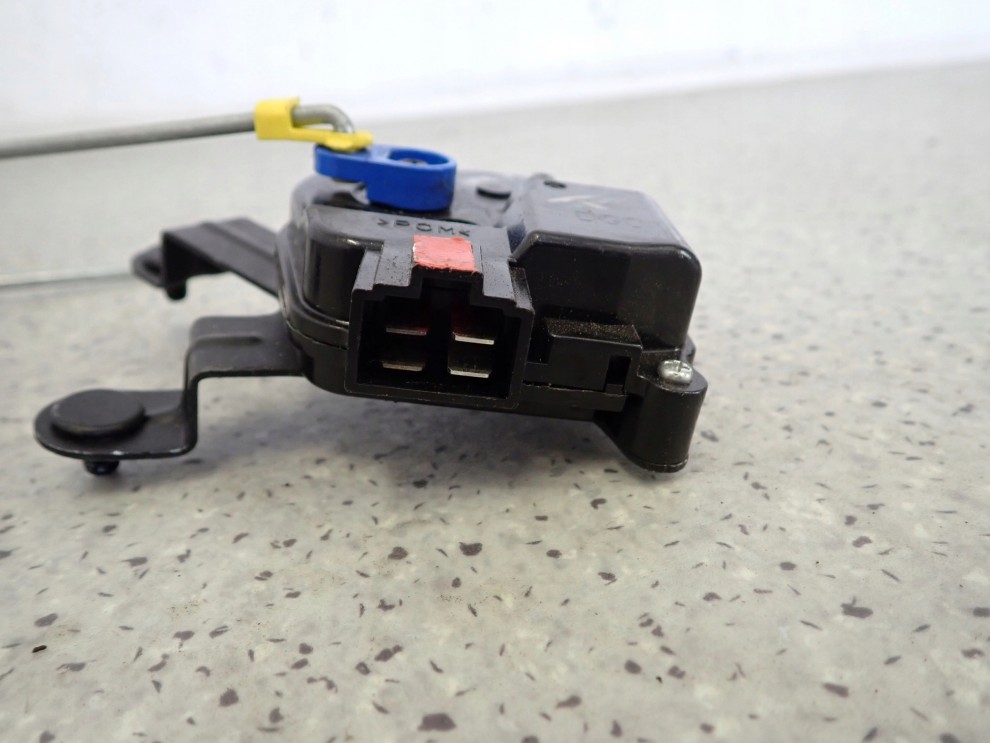 HYUNDAI i10 07-13 ZAMEK KLAPY BAGAŻNIKA 3/4