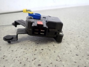 HYUNDAI i10 07-13 ZAMEK KLAPY BAGAŻNIKA 3/4 MINIATURA