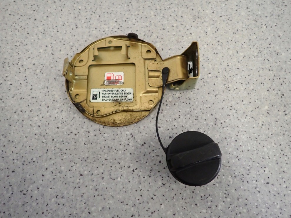 SUZUKI SWIFT MK7 10- KLAPKA WLEWU PALIWA ZUN 3/3