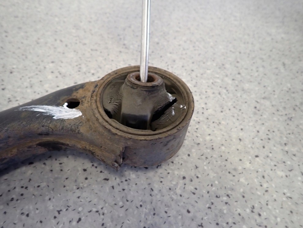 KIA RIO II 1.5 CRDI 05-10 WAHACZ PRZEDNI LEWY 2/4