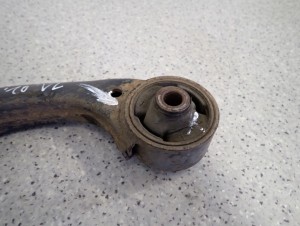 KIA RIO II 1.5 CRDI 05-10 WAHACZ PRZEDNI LEWY 3/4 MINIATURA