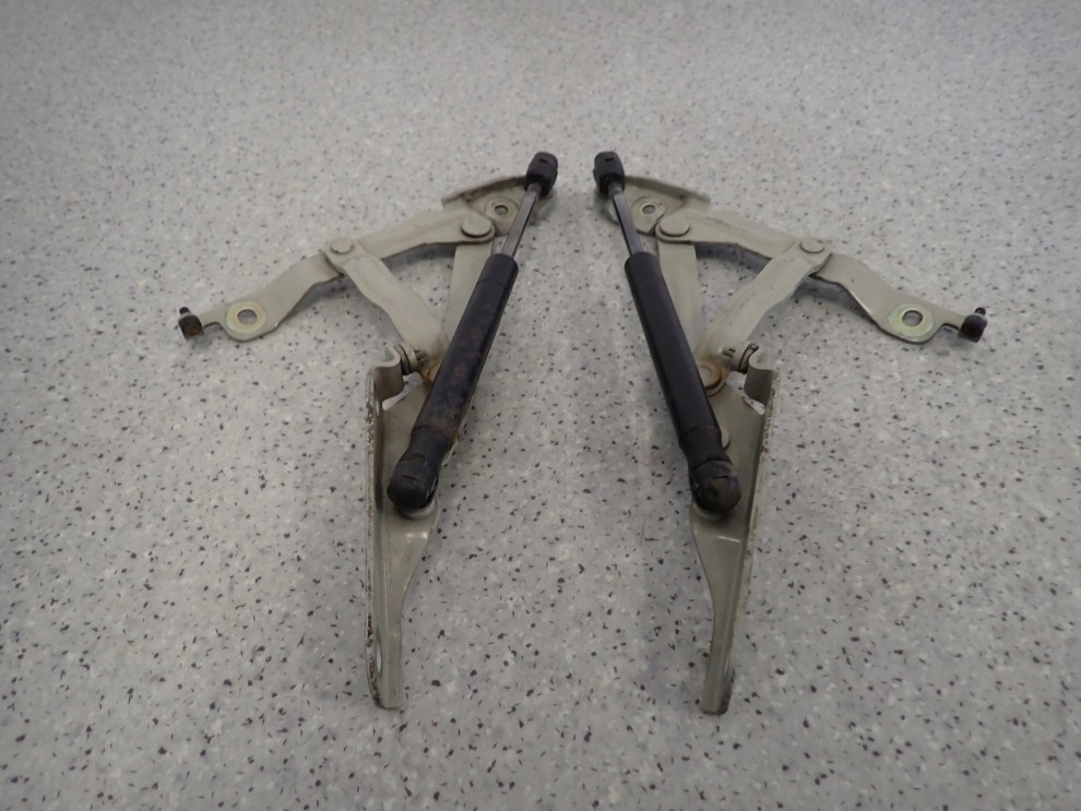 MAZDA3 MAZDA 3 BK SEDAN 4D 03- ZAWIASY SIŁOWNIKI KLAPY BAGAŻNIKA KOMPLET 3/3