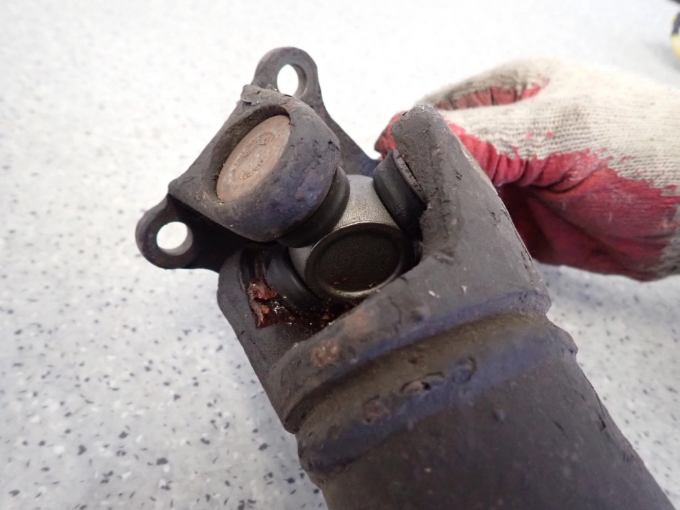 TOYOTA HIACE 2.4TD 96- WAŁ NAPĘDOWY 6/7