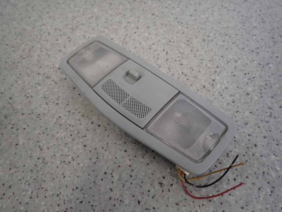 MITSUBISHI LANCER VIII 08- LAMPKA OŚWIETLENIA KABINY 2/4