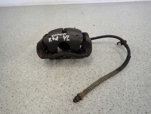 KIA VENGA 09- ZACISK HAMULCOWY PRZEDNI LEWY