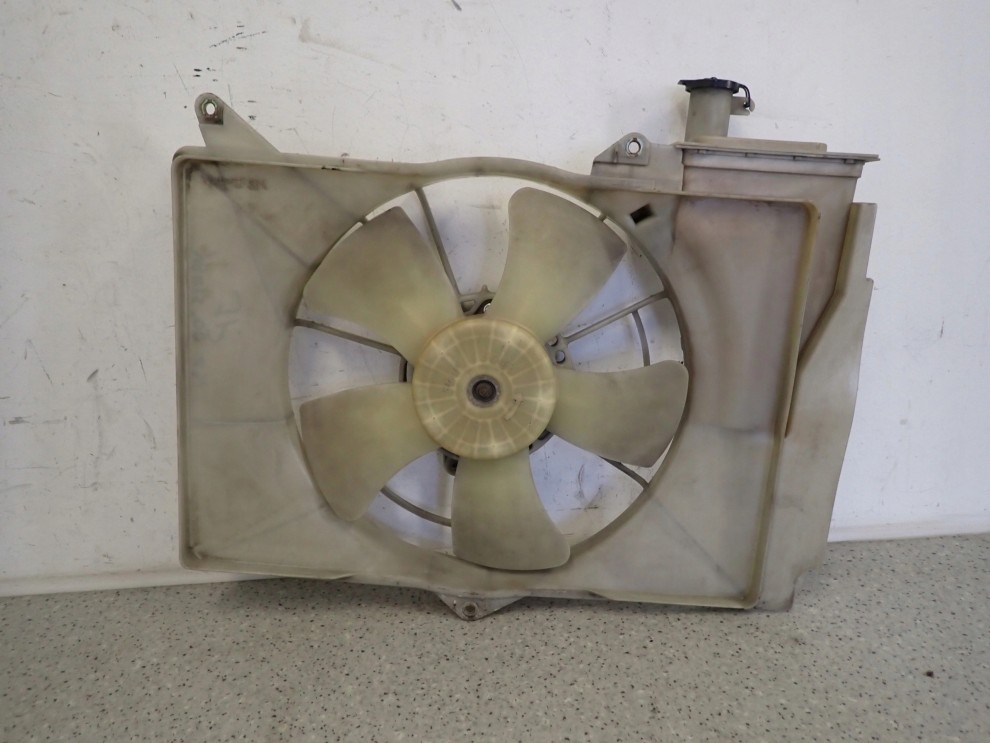TOYOTA YARIS JP 99-05 WENTYLATOR CHŁODNICY WODY KLIMY BENZYNA 1/4