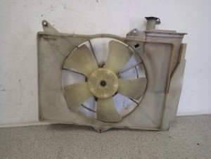 TOYOTA YARIS JP 99-05 WENTYLATOR CHŁODNICY WODY KLIMY BENZYNA