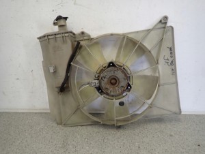 TOYOTA YARIS JP 99-05 WENTYLATOR CHŁODNICY WODY KLIMY BENZYNA 3/4 MINIATURA