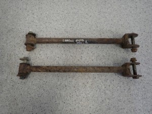 SUZUKI LIANA 02- WAHACZ TYLNY LEWY LUB PRAWY POPRZECZNY 4/4 MINIATURA