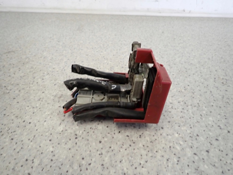 MITSUBISHI GRANDIS 2.0 DID 03-10 KLEMA PLUSOWA 4/5