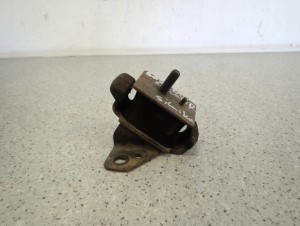 KIA SORENTO I 2.5 CRDI 02-06 PODUSZKA SILNIKA PRAWA