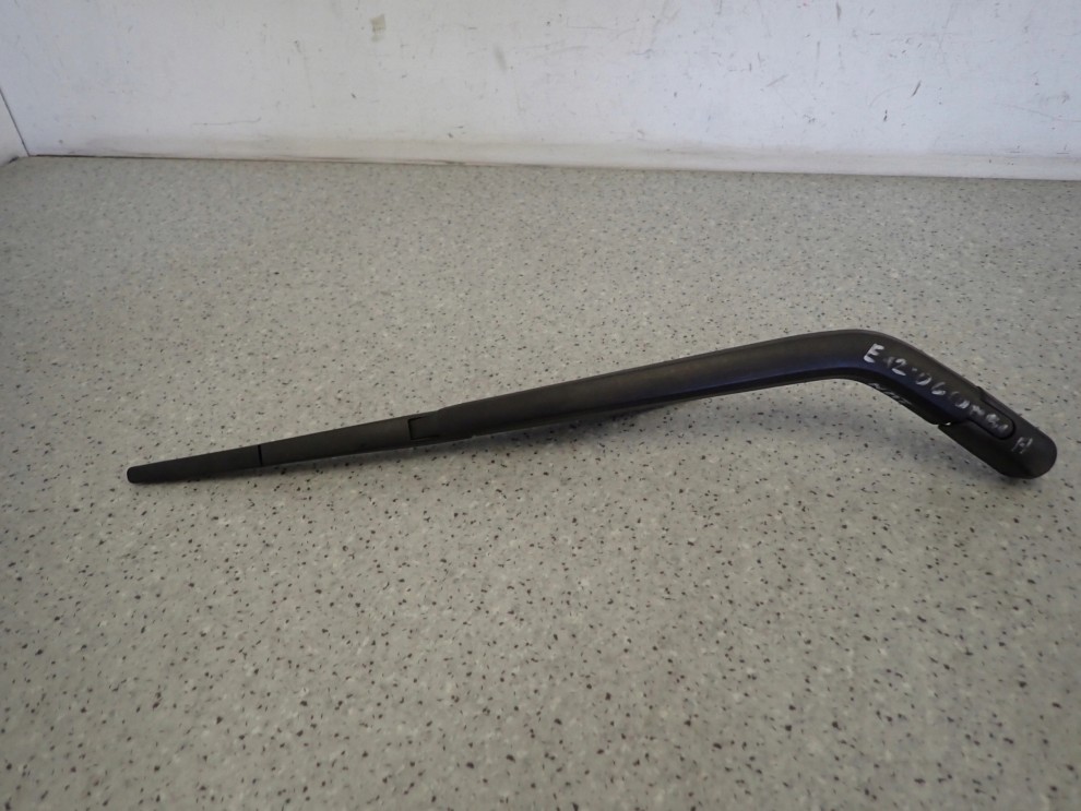 TOYOTA COROLLA E12 KOMBI SB NMT 02- RAMIE WYCIERACZKI TYLNEJ 3/4