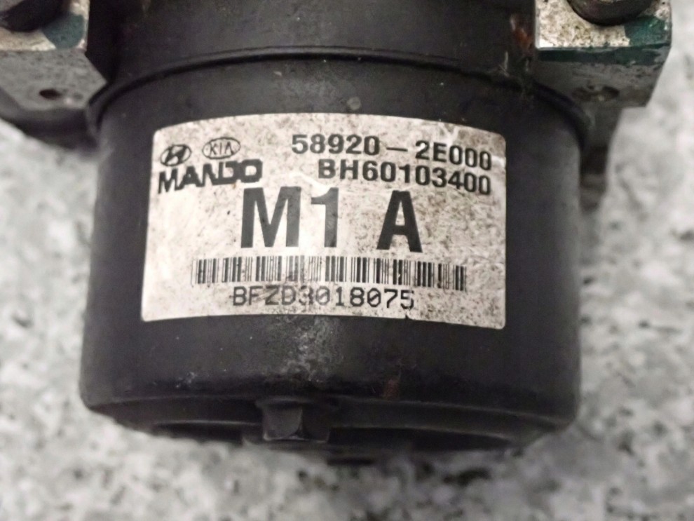 KIA SPORTAGE II 04- 2.0 CRDI POMPA ABS STEROWNIK 58920-2E000 7/8