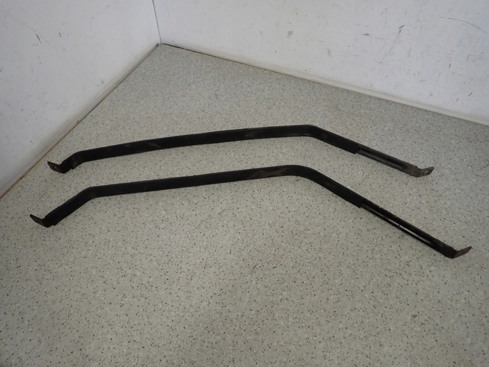 TOYOTA VERSO 09-13 OBEJMY OPASKI MOCOWANIE ZBIORNIKA PALIWA BAKU 4/7