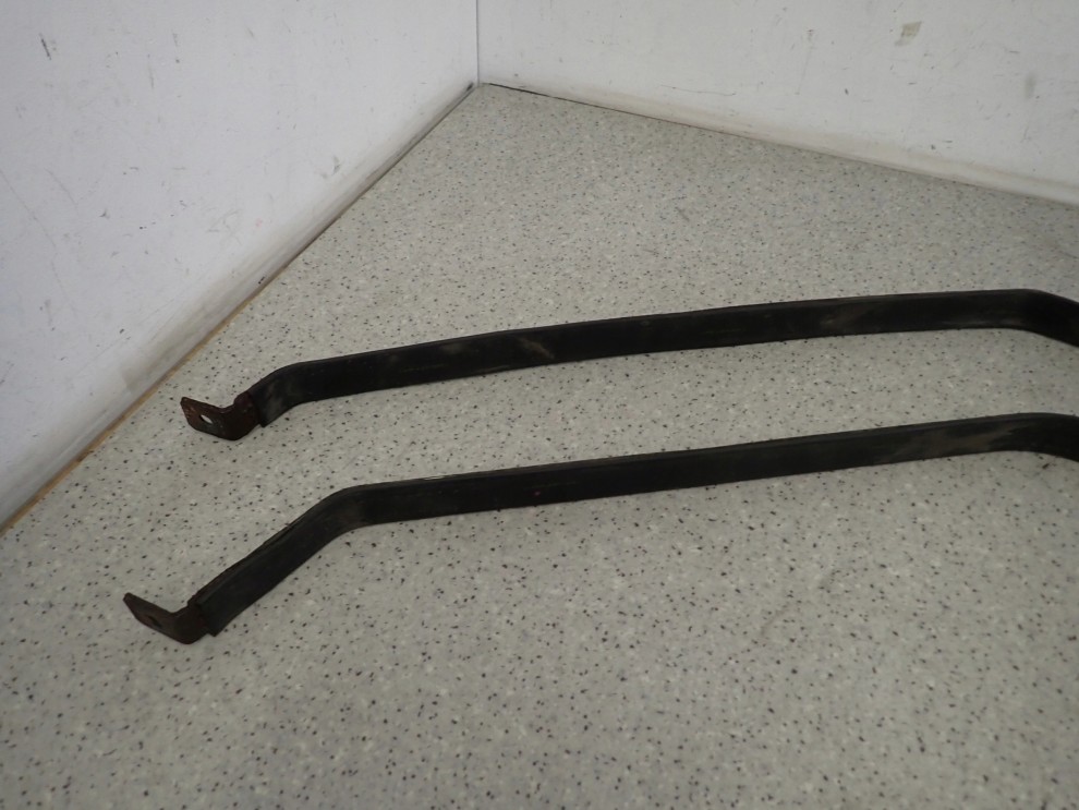 TOYOTA VERSO 09-13 OBEJMY OPASKI MOCOWANIE ZBIORNIKA PALIWA BAKU 6/7