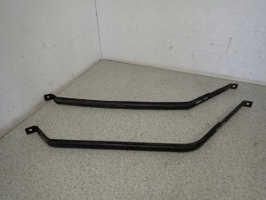 TOYOTA VERSO 09-13 OBEJMY OPASKI MOCOWANIE ZBIORNIKA PALIWA BAKU