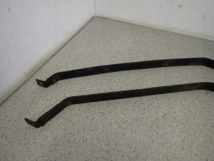 TOYOTA VERSO 09-13 OBEJMY OPASKI MOCOWANIE ZBIORNIKA PALIWA BAKU 6/7 MINIATURA