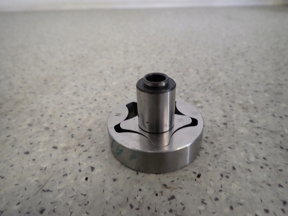 TOYOTA AVENSIS T22 2.0D 2CT 97-00 POMPA OLEJU 1/5