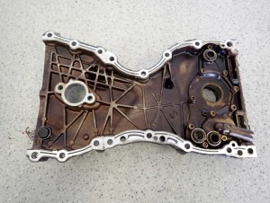 SUZUKI SWIFT 1.3 BENZ 04-09 OSŁONA OBUDOWA ROZRZĄDU POMPA OLEJOWA